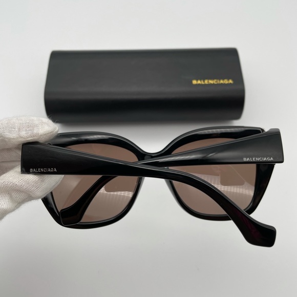 Balenciaga - Picture 5 of 12